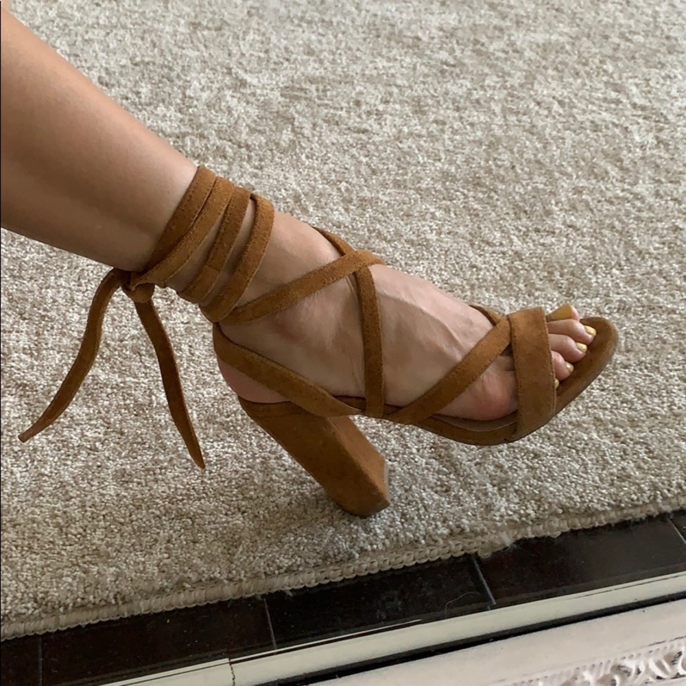 TONY BIANCO Ankle Wrap Heeled Sandals sz 7